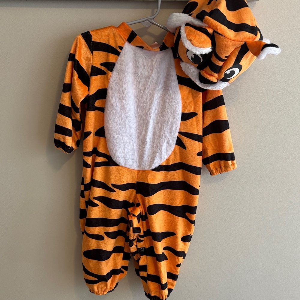 Tiger Costume size 12-18 months